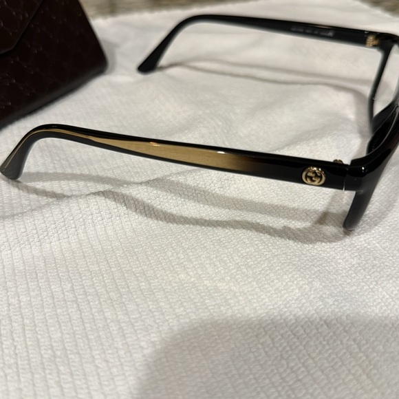 Gucci eyeglasses with Gucci eyeglasses case. Excellent condition. Black and gold - Picture 2 of 12